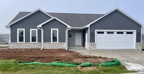 904 Whisper Falls Ct, Menasha, WI 54952