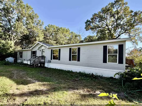e1657 Pine Lane, Waupaca, WI 54981