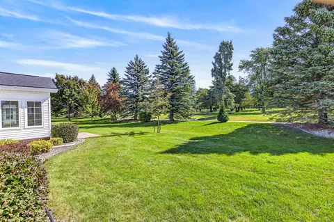 Exterior - 1057 W Windtree Dr #48, Appleton, WI 54914 photo 6 of 7