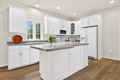 Kitchen - 1057 W Windtree Dr #48, Appleton, WI 54914 photo 1 of 7