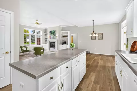 Kitchen - 1057 W Windtree Dr #48, Appleton, WI 54914 photo 6 of 7