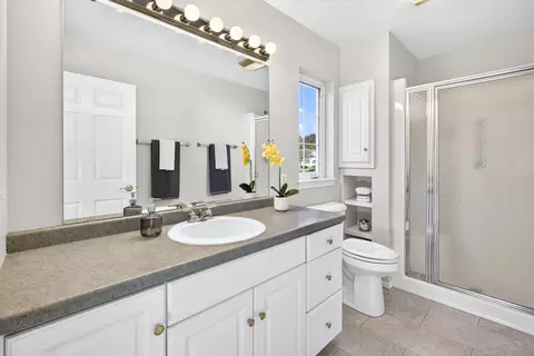 Bath - 1057 W Windtree Dr #48, Appleton, WI 54914 photo 1 of 6