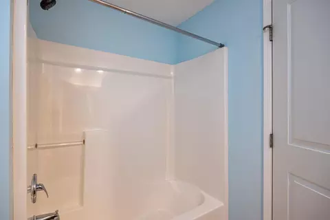 Bath - 400 N Richmond St #301, Appleton, WI 54911 photo 3 of 3