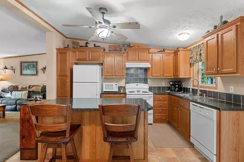 Kitchen - 16326 Faust Ln, White Lake, WI 54491 photo 2 of 7