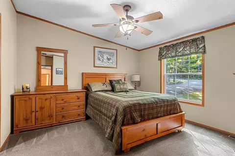 Bedroom - 16326 Faust Ln, White Lake, WI 54491 photo 1 of 4