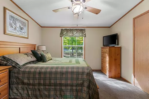 Bedroom - 16326 Faust Ln, White Lake, WI 54491 photo 2 of 4