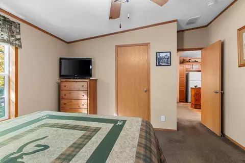 Bedroom - 16326 Faust Ln, White Lake, WI 54491 photo 3 of 4