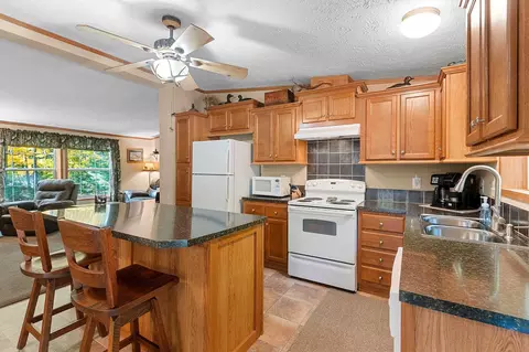 Kitchen - 16326 Faust Ln, White Lake, WI 54491 photo 5 of 7