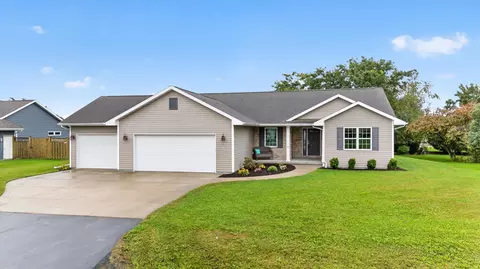 3875 Duchess Ln, Oshkosh, WI 54904