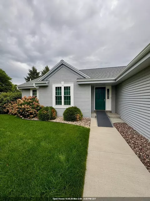 1701 Steeple Dr, East Troy, WI 53120