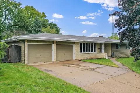 1530 W 7th Ave, Oshkosh, WI 54902