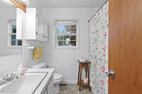 Bath - 1036 Bartelt St, Gresham, WI 54128 photo 2 of 2