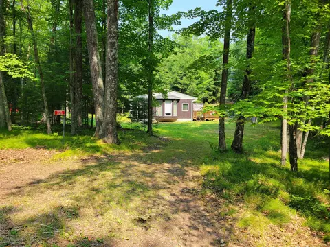 12670 Pritchard Ln, Crivitz, WI 54114