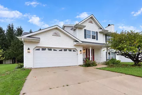 720 N 8th St, Oostburg, WI 53070