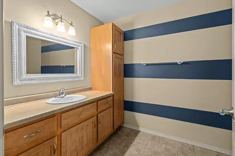 Bath - 4714 Everbreeze Cir, Appleton, WI 54913 photo 4 of 5