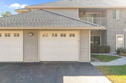 Exterior - 4714 Everbreeze Cir, Appleton, WI 54913 photo 6 of 8