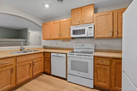 Kitchen - 4714 Everbreeze Cir, Appleton, WI 54913 photo 1 of 4