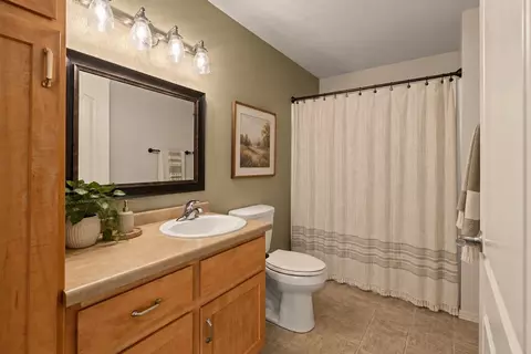 Bath - 4714 Everbreeze Cir, Appleton, WI 54913 photo 1 of 5