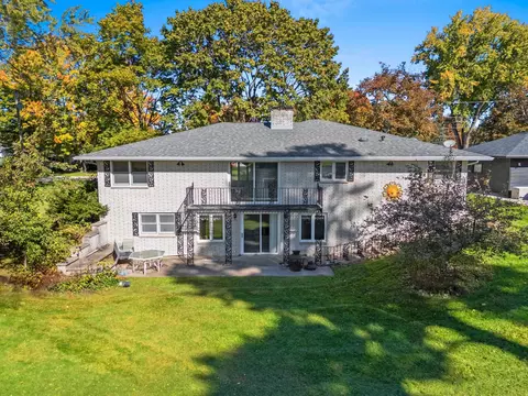 560 River Hts, Shawano, WI 54166