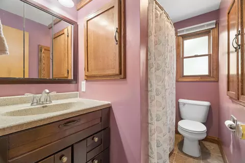 Bath - 2119 N Erb St, Appleton, WI 54911 photo 1 of 2
