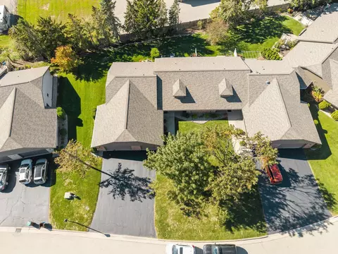 View/Area - 83 Spencer Village Ct, Appleton, WI 54914 photo 5 of 9
