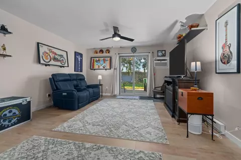 Living - 83 Spencer Village Ct, Appleton, WI 54914 photo 2 of 4