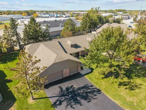 View/Area - 83 Spencer Village Ct, Appleton, WI 54914 photo 1 of 9