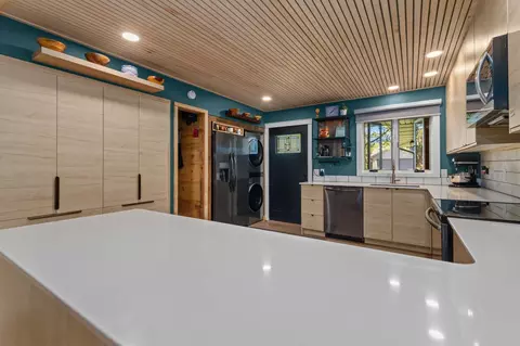 Kitchen - 83 Spencer Village Ct, Appleton, WI 54914 photo 5 of 5