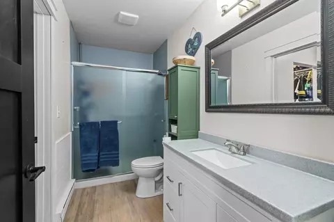 Bath - 83 Spencer Village Ct, Appleton, WI 54914 photo 1 of 2