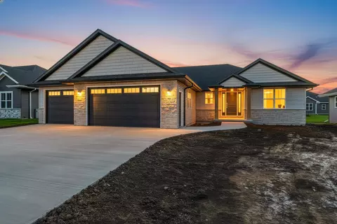 1424 Divinity Dr, De Pere, WI 54115