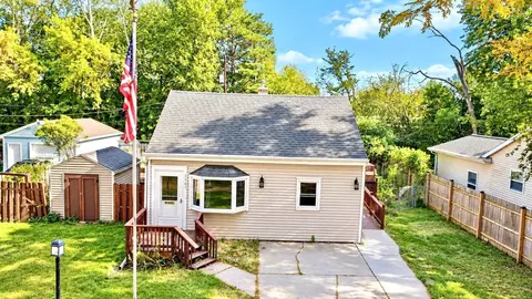 1141 S Oakland Ave, Green Bay, WI 54304