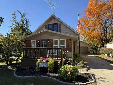 911 S Evergreen St, Shawano, WI 54166