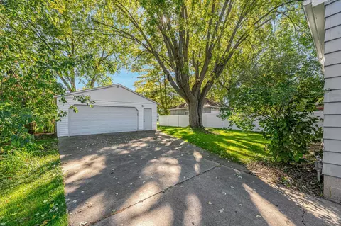 Exterior - 1015 W Hawes St, Appleton, WI 54914 photo 3 of 8
