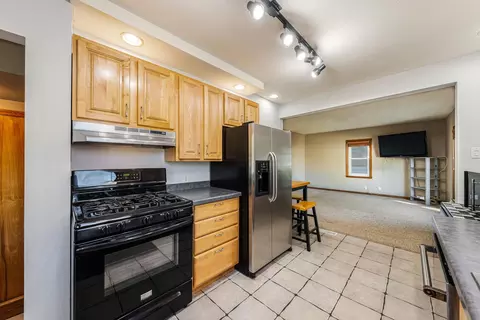 Kitchen - 1015 W Hawes St, Appleton, WI 54914 photo 3 of 4