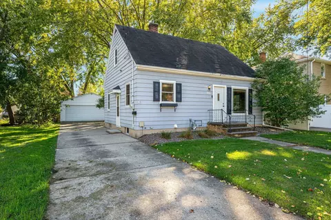 Exterior - 1015 W Hawes St, Appleton, WI 54914 photo 8 of 8
