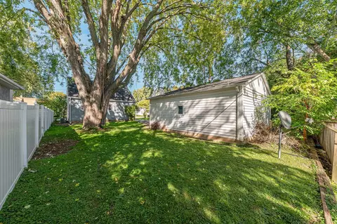 Exterior - 1015 W Hawes St, Appleton, WI 54914 photo 4 of 8