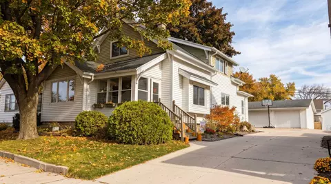 318 S Main St, Brillion, WI 54110