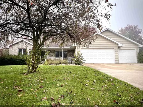 2039 Meadow Links Dr, New Franken, WI 54229