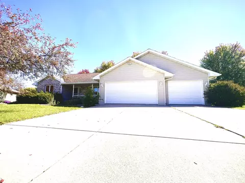 2039 Meadow Links Dr, New Franken, WI 54229