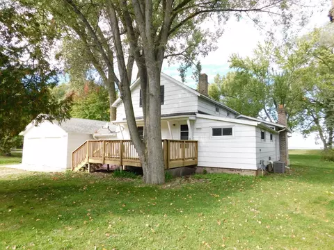 2829 E Shore Dr, Green Bay, WI 54302