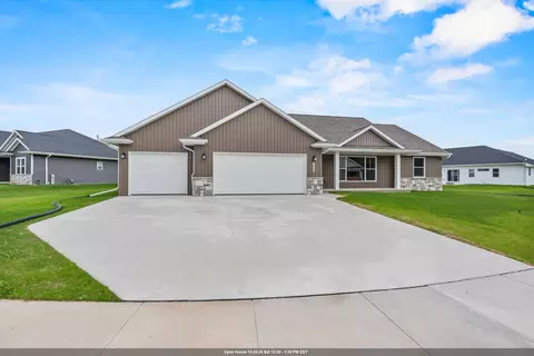 1400 Divinity Dr, De Pere, WI 54115