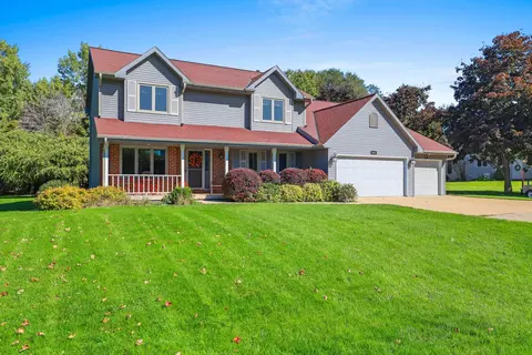 4072 Hackberry Ct, Green Bay, WI 54311
