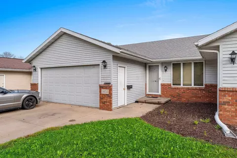Exterior - 1400 W Weiland Ln, Appleton, WI 54914 photo 5 of 16