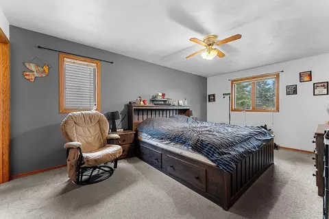 Bedroom - 1400 W Weiland Ln, Appleton, WI 54914 photo 6 of 10