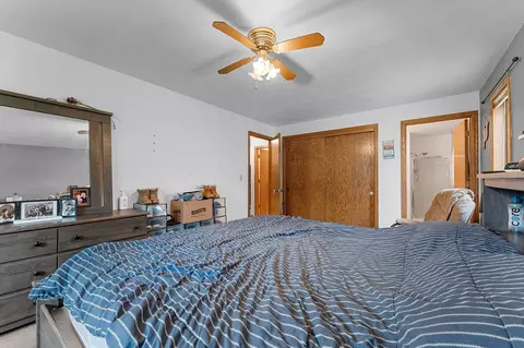 Bedroom - 1400 W Weiland Ln, Appleton, WI 54914 photo 8 of 10