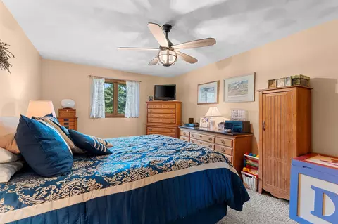 Bedroom - 1400 W Weiland Ln, Appleton, WI 54914 photo 4 of 10