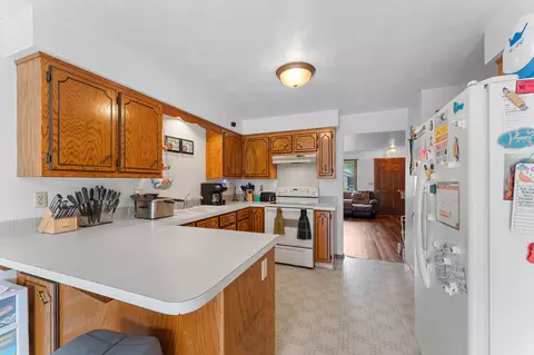 Kitchen - 1400 W Weiland Ln, Appleton, WI 54914 photo 5 of 8