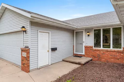 Exterior - 1400 W Weiland Ln, Appleton, WI 54914 photo 4 of 16