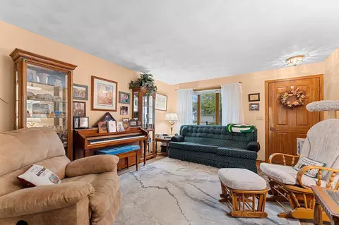 Living - 1400 W Weiland Ln, Appleton, WI 54914 photo 1 of 4
