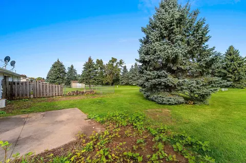 Exterior - 1400 W Weiland Ln, Appleton, WI 54914 photo 15 of 16